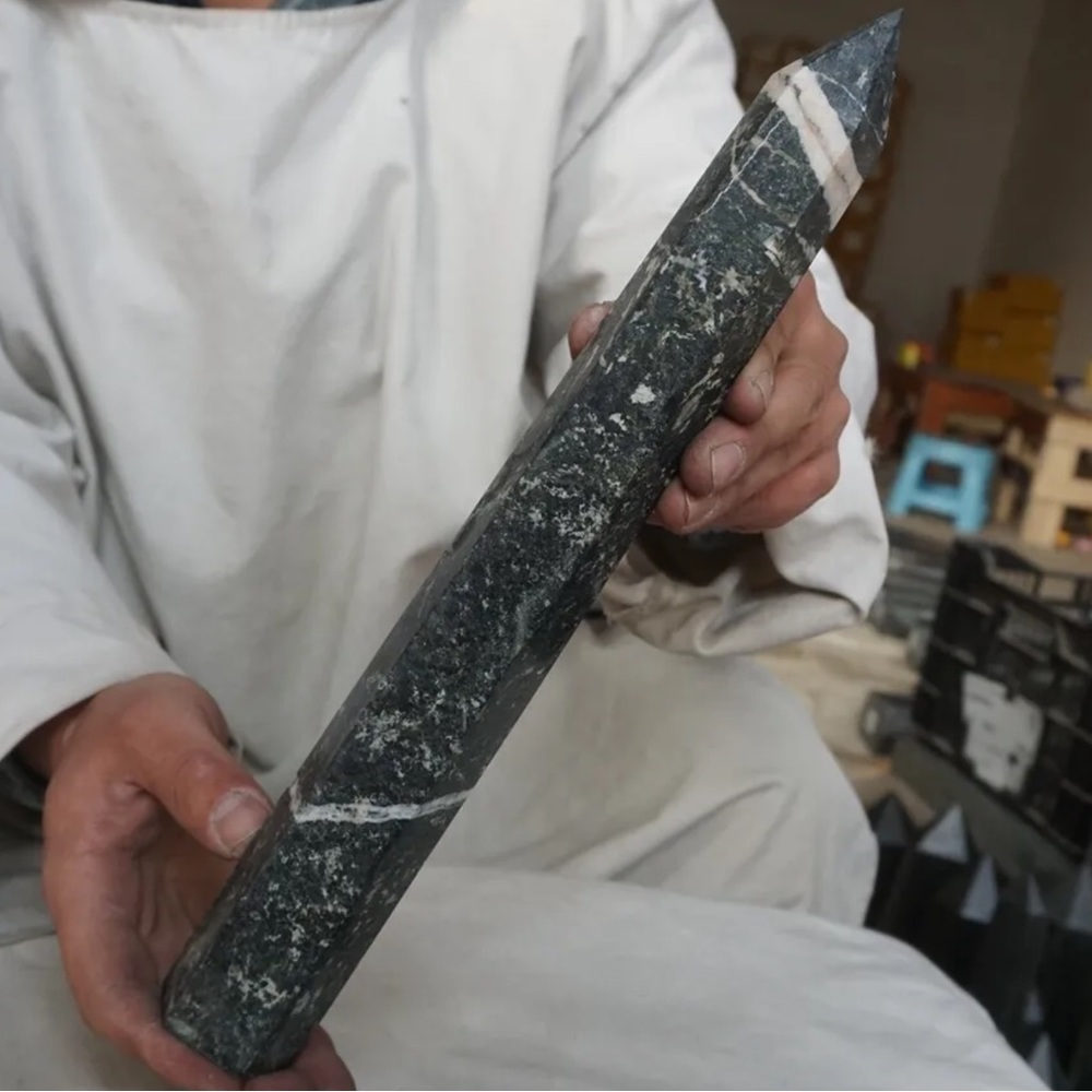 Wow!  Large Black tourmaline towers - Picture 9 of 13